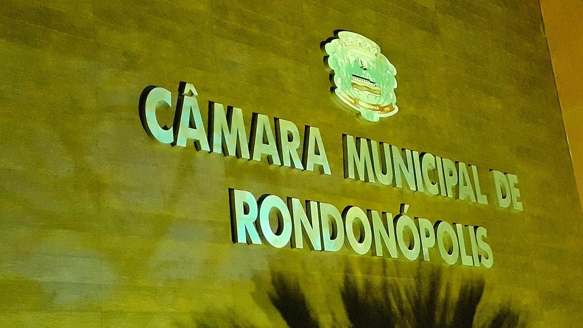 Câmara de Rondonópolis é iluminada em alusão ao Setembro Amarelo