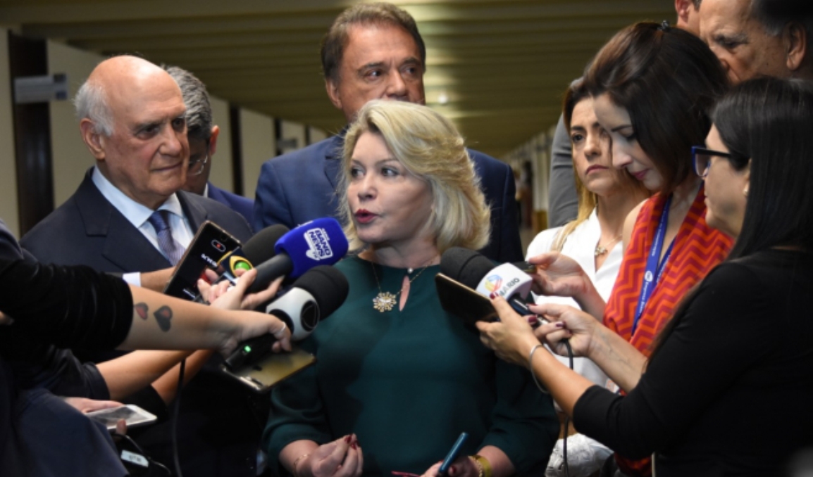 Selma deixa PSL nesta quarta-feira, mas garante manter apoio a Bolsonaro