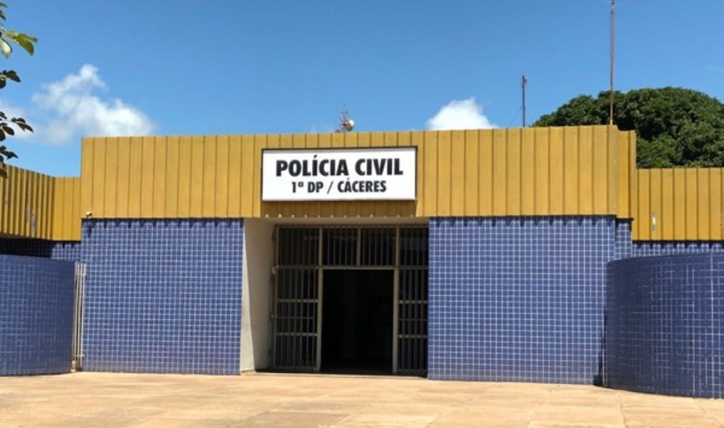 Motorista de ônibus escolar é preso suspeito de abusar de alunos durante viagem em Cáceres