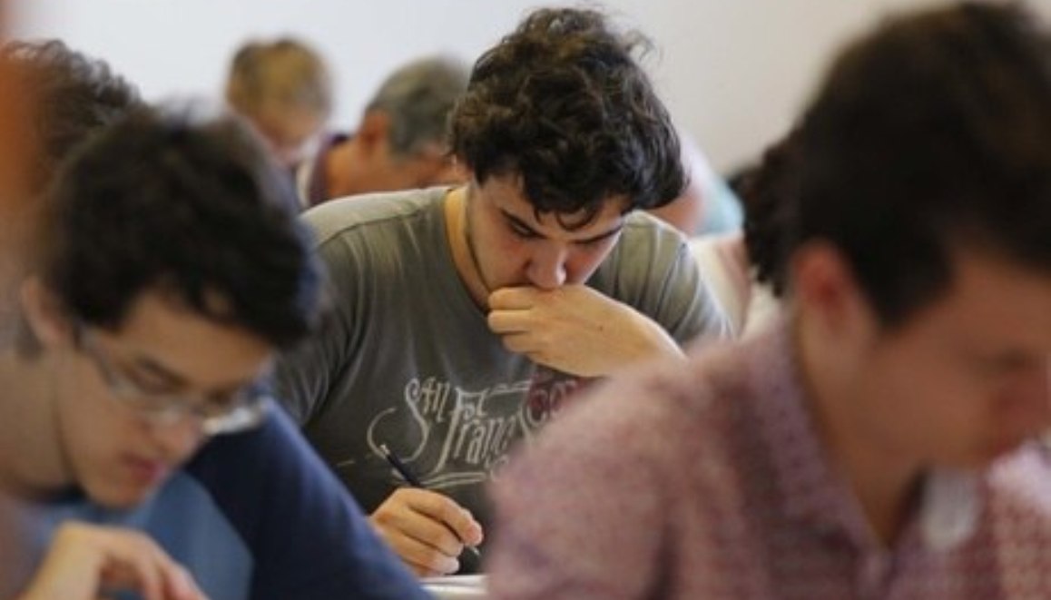 Concursos públicos oferecem vagas com salário de até R$ 30 mil