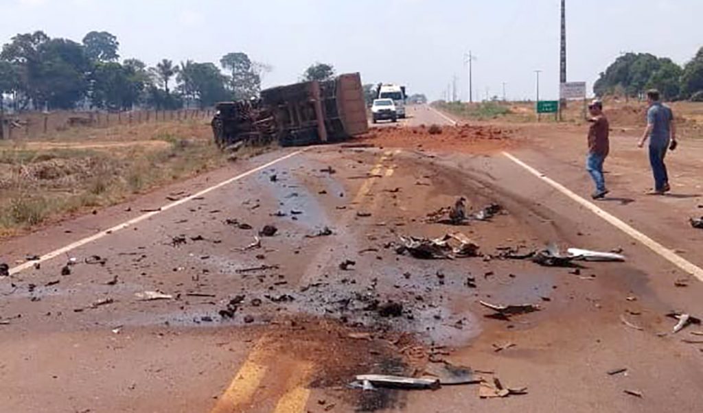 Acidente entre carro e caminhão deixa um morto em Mato Grosso