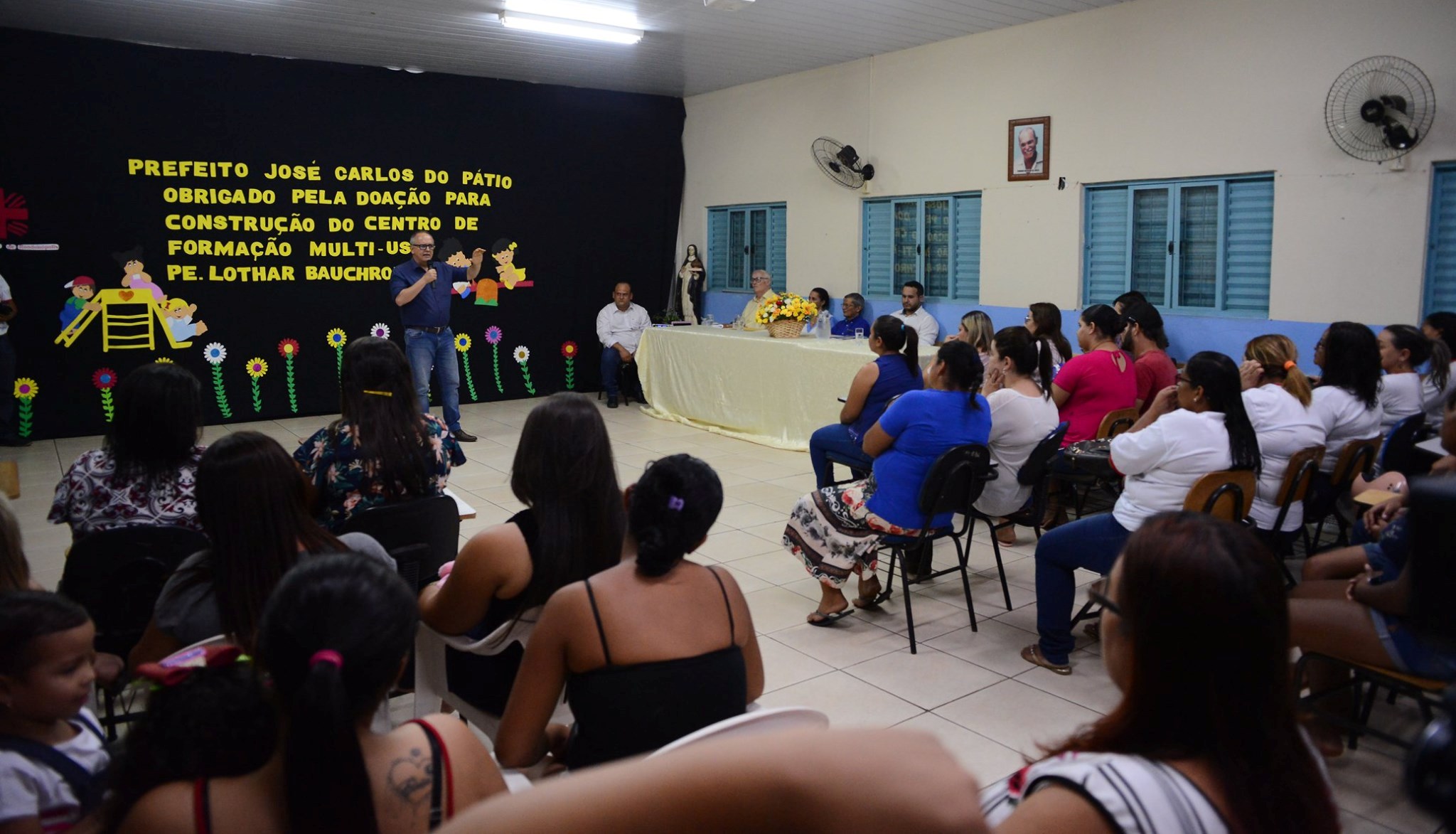 Prefeito autoriza repasse para construção de Centro de Múltiplo Uso e homenageia mãe de Pe. Lothar com nome de creche