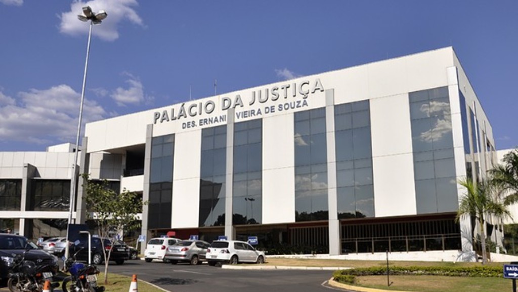 Residencial é condenado a indenizar em R$ 25 mil manicure que teve dedo amputado pelo elevador em Cuiabá