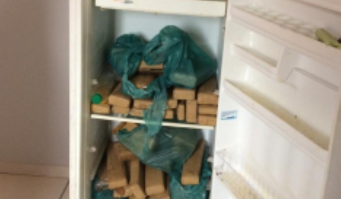 PM encontra 30kg de drogas dentro de geladeira em Rondonópolis