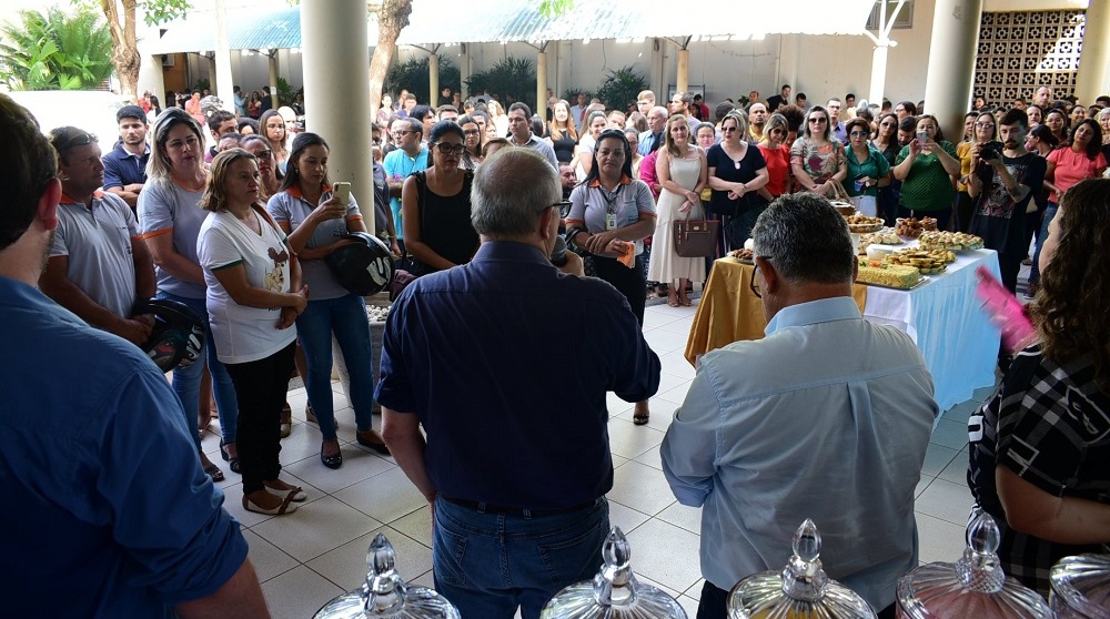 Servidores são recebidos com café da manhã especial na Prefeitura