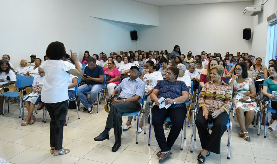 Município apresenta projeto de valorização do idoso durante seminário