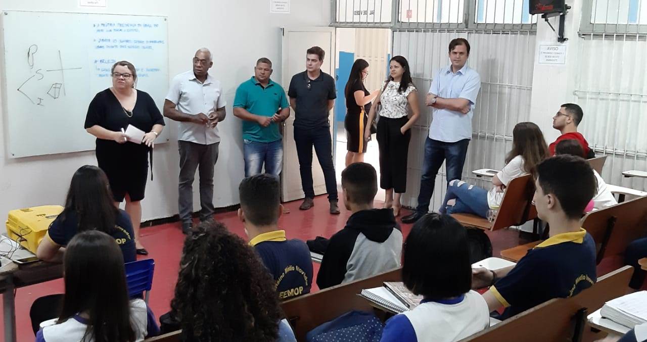 Deputado faz levantamento da situação das escolas estaduais de Rondonópolis