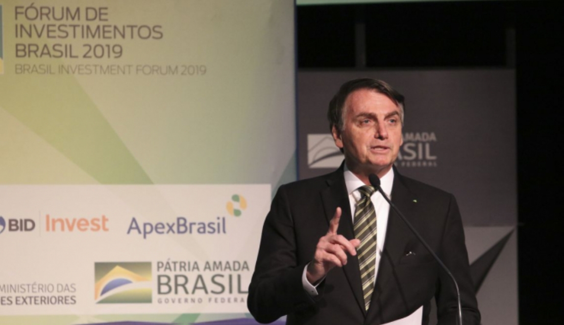 Bolsonaro diz que leis rígidas travam desenvolvimento de Mato Grosso