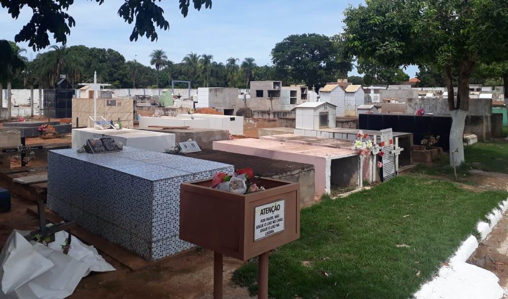 Cemitérios municipais estão preparados para receber mais de 15 mil visitantes neste sábado (2)