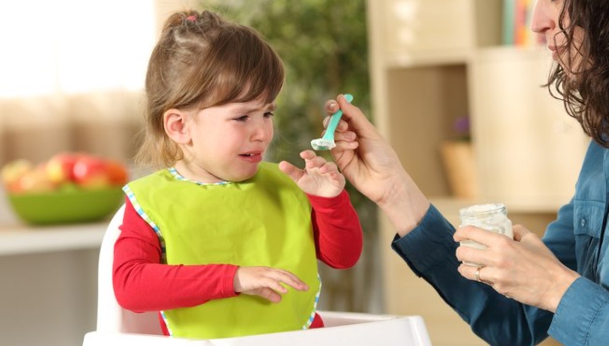 Seu filho faz birra para comer? Saiba quando isso pode indicar doença