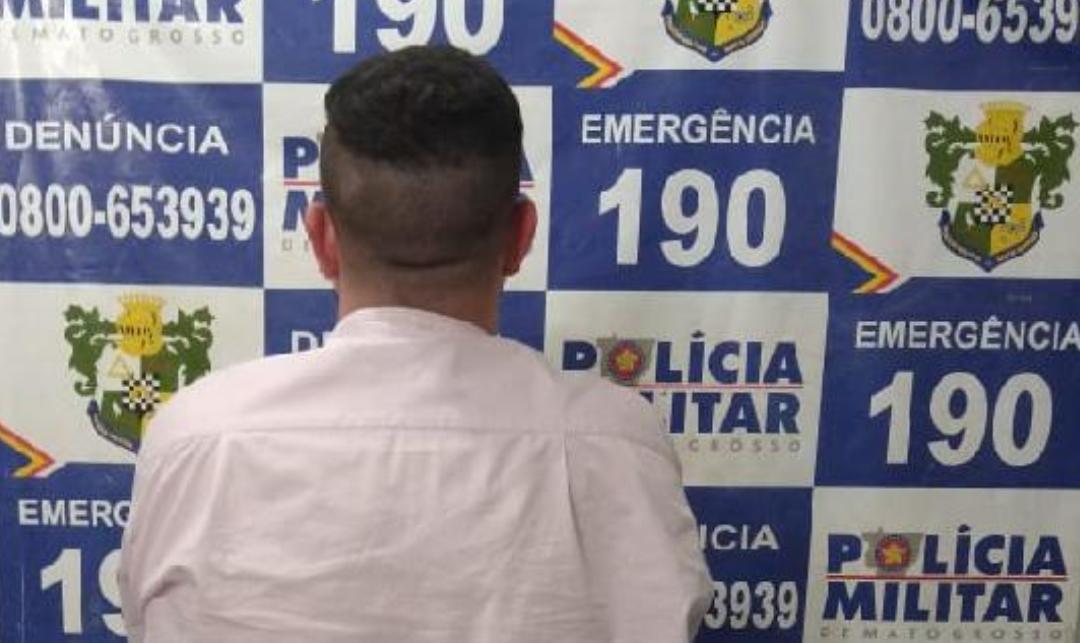 Motorista bate em veículos, arranca árvores e é preso por embriaguez em Rondonópolis