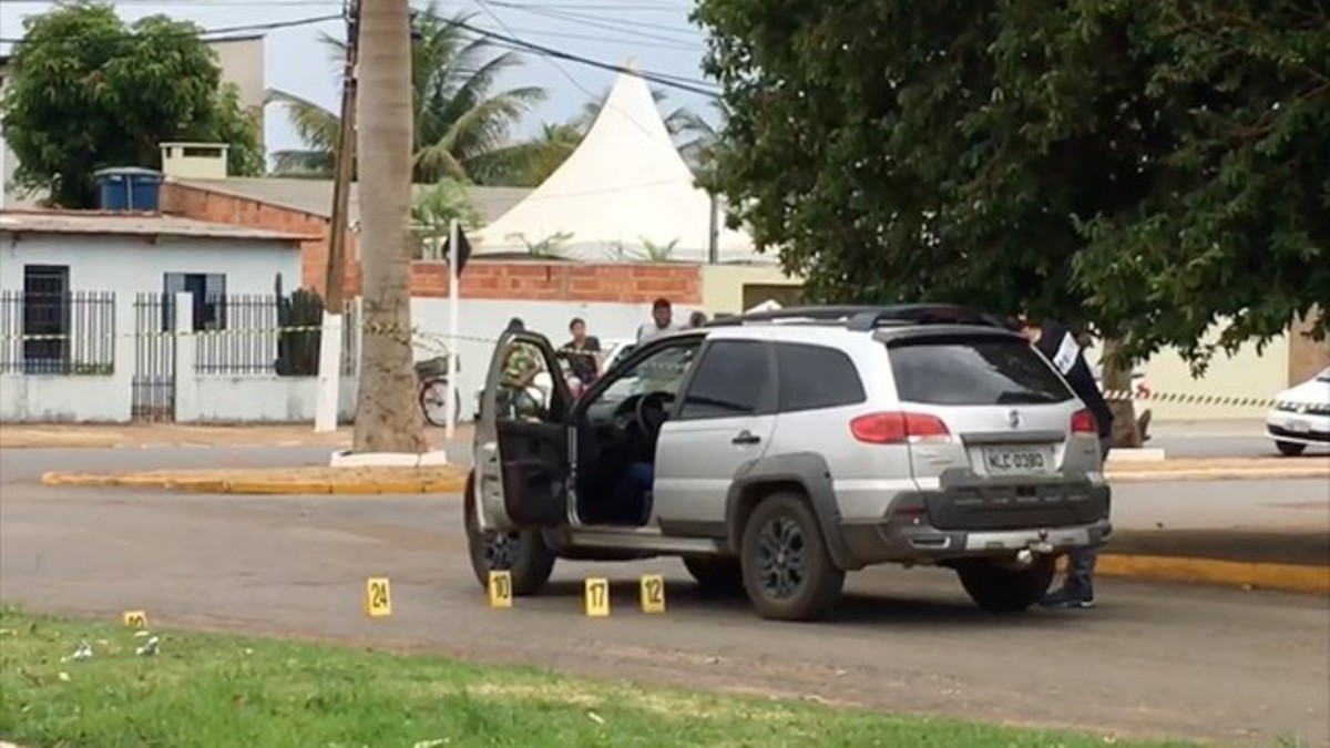 Motorista é morto com cinco tiros dentro de carro em Primavera do Leste