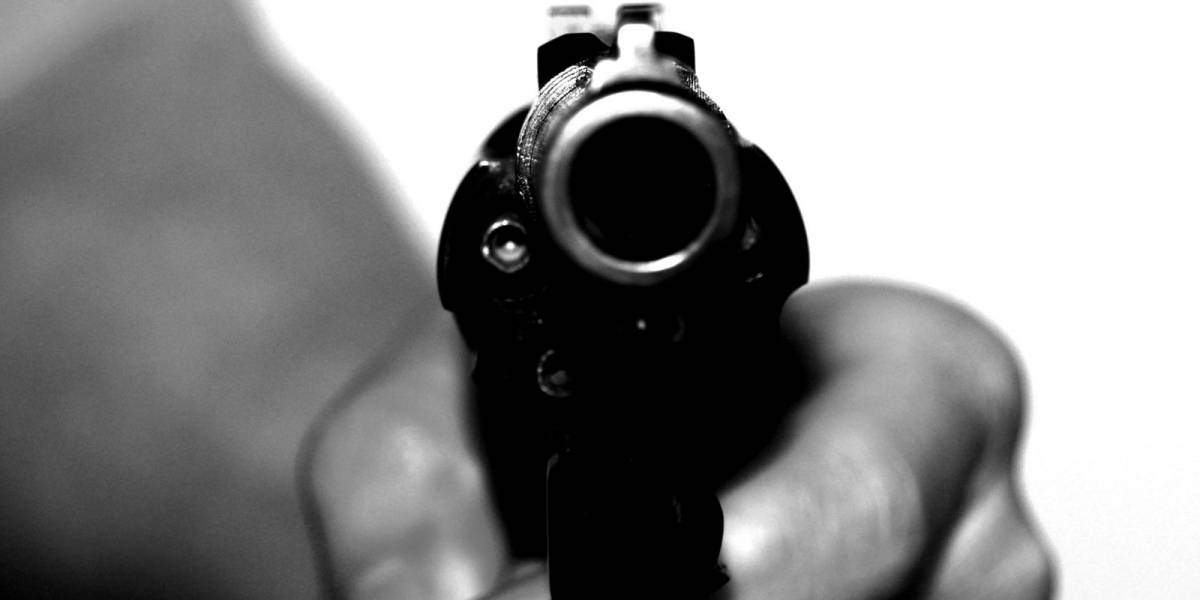 Bolsonaro sanciona PL para tirar arma de agressor de mulher