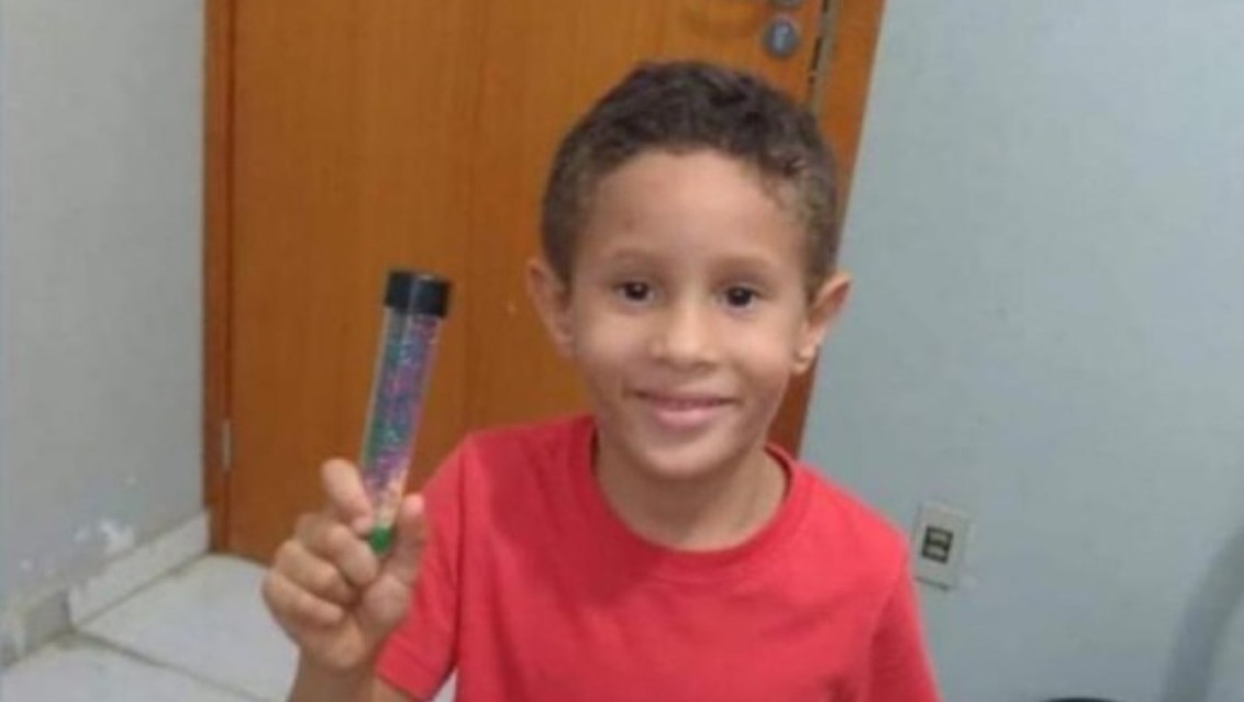 Polícia investiga veracidade de pedido de resgate feito por celular à família do garoto Samuel