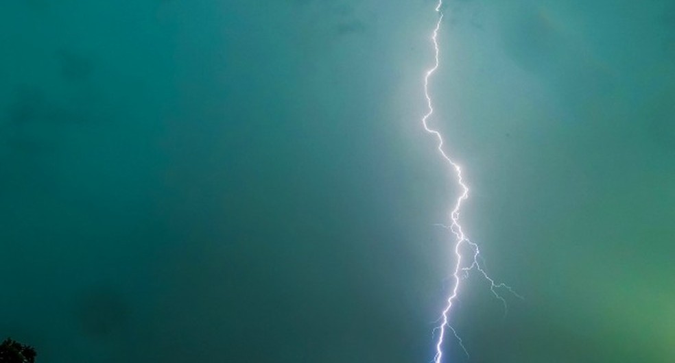 Mais de 160 raios caíram em Brasnorte no dia em que criança morreu atingida por descarga elétrica