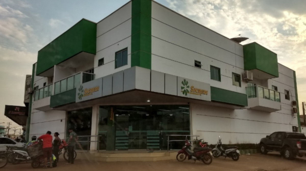 Quadrilha sequestra família de gerente e rouba cofre de cooperativa de crédito em Confresa