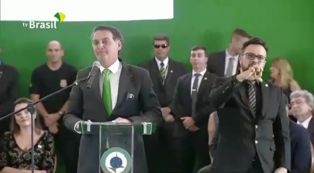 Bolsonaro diz que Lula está ‘livre, mas carregado de culpa’