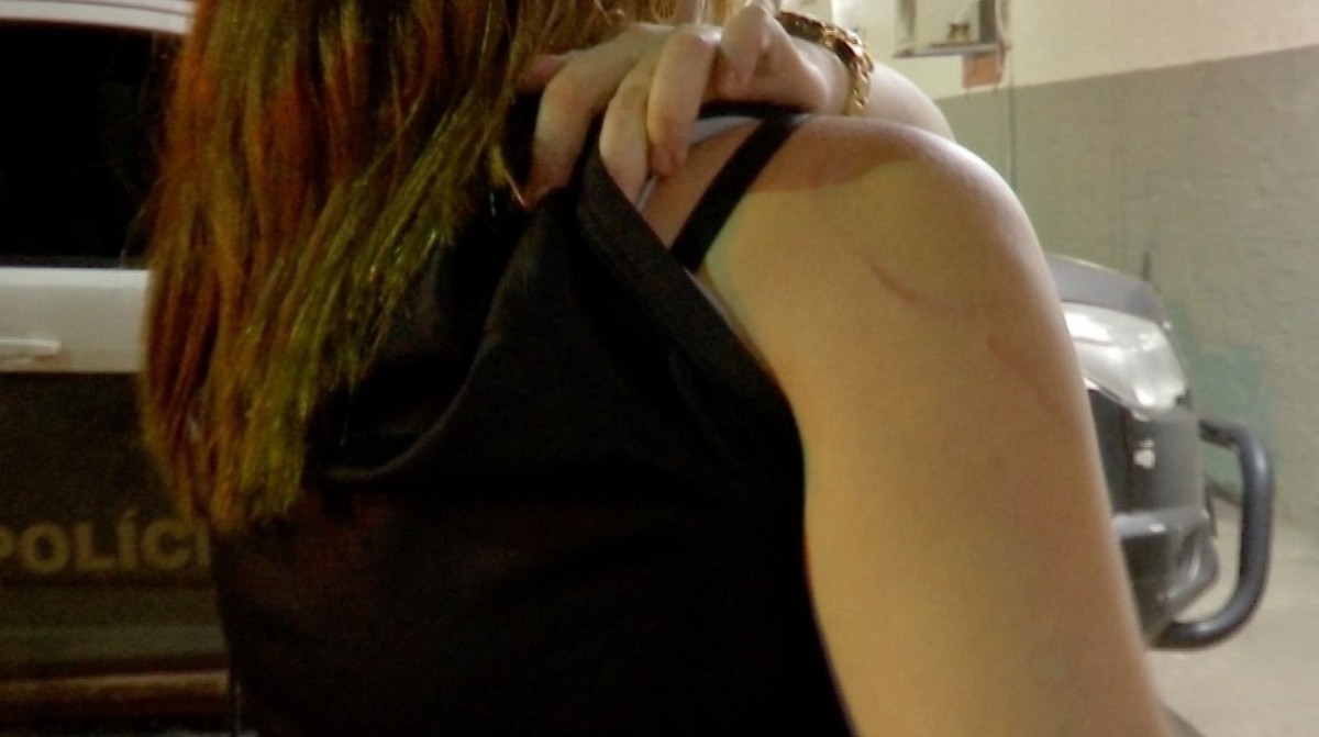 Mato Grosso | Seis vítimas de agente prisional preso dizem que ele as obrigava a beber urina e a tatuar o nome dele