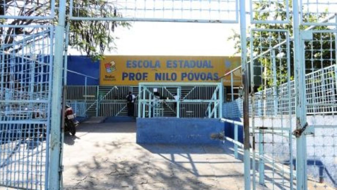 Menina de 15 anos pula do 1º andar e cai no pátio de escola em Cuiabá