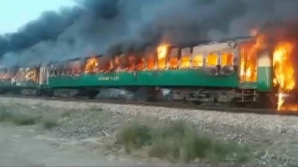 Botijão de gás explode e ao menos 71 pessoas morrem em trem