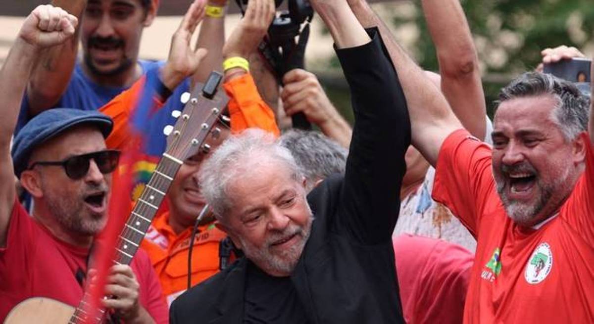 Quase 70% dos posts no Twitter são desfavoráveis a Lula