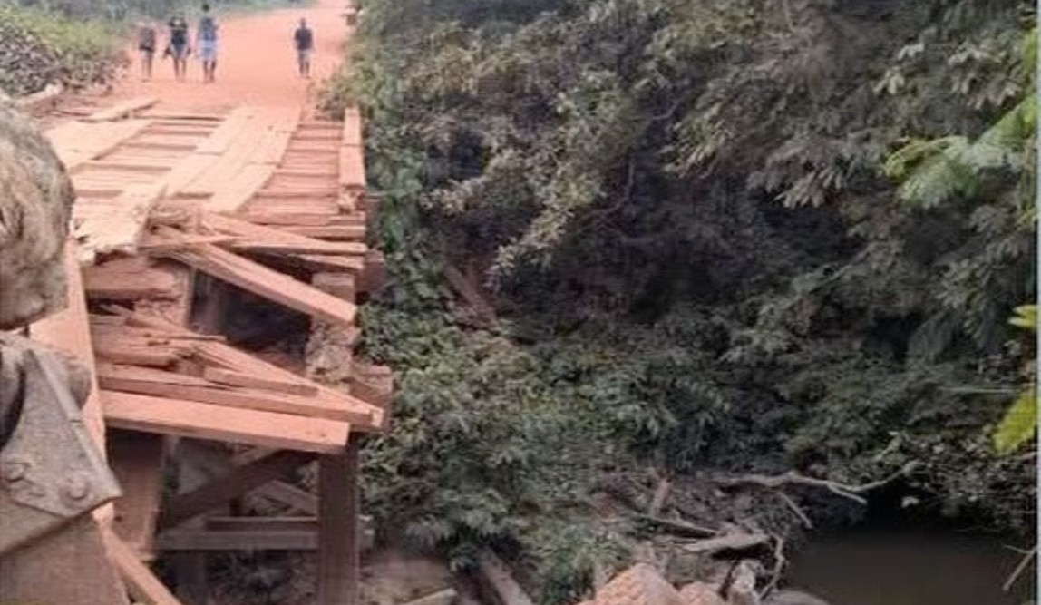 Trechos de rodovia são interditados após chuva e queda de ponte em MT