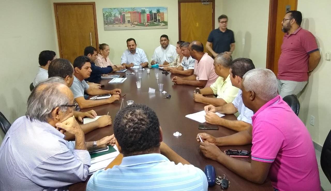 Vereadores ouvem esclarecimentos do Sanear quanto ao aumento em contas de água