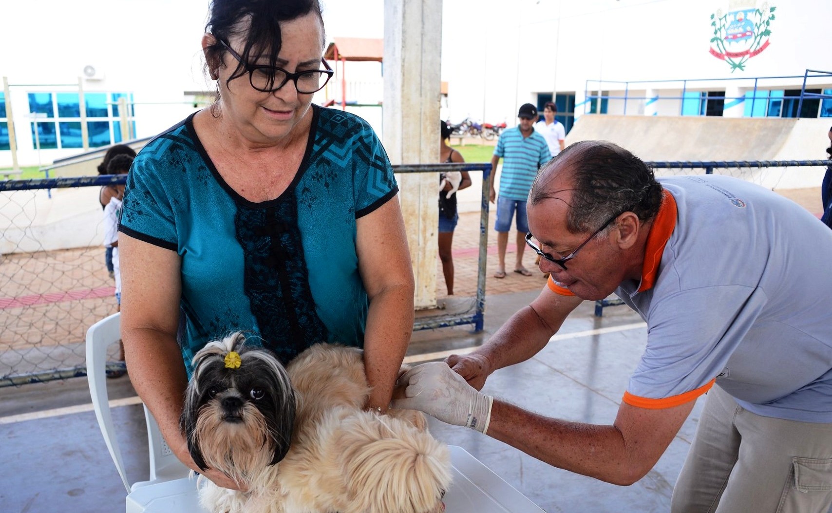 Prefeitura de Rondonópolis promove vacinação gratuita para cães e gatos e orientações no CEU