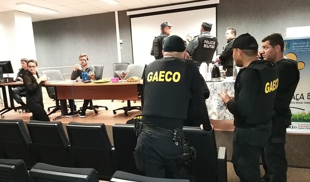 Gaeco cumpre mandados em 7 cidades de MT contra roubo de defensivos agrícolas e de caminhonetes