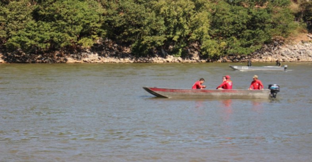 Sinop | Barco com 6 pessoas vira no Rio Teles Pires; 3 estão desaparecidos