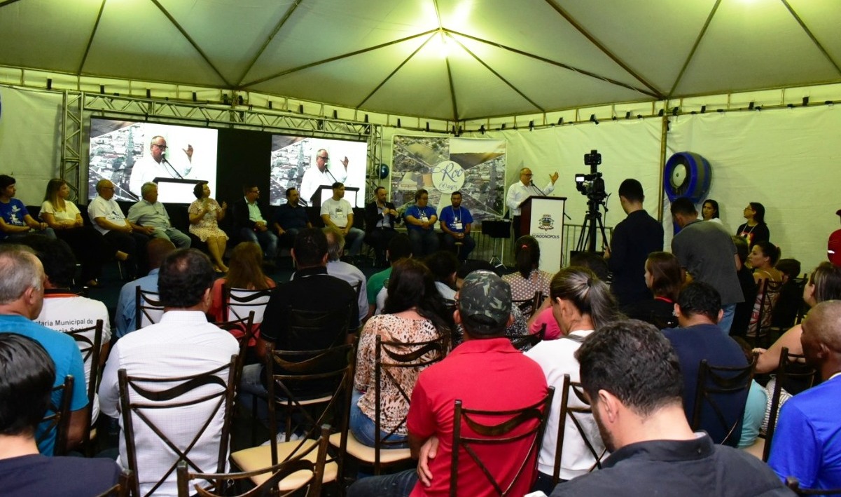 Abertura da 4ª Feciti é marcada por show de mágica, tecnologia e incentivo a criação de secretaria
