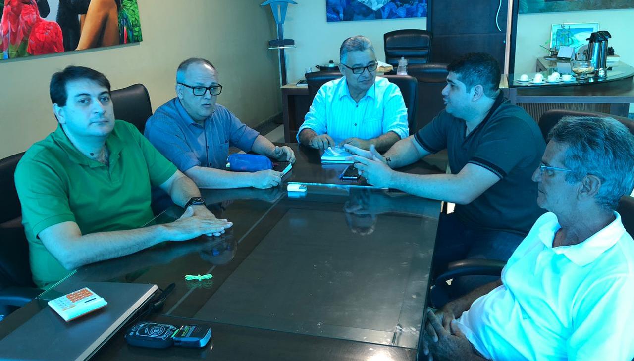 Vereador Fábio Cardozo se reúne com moradores do Sagrada Família e Zé Carlos do Pátio
