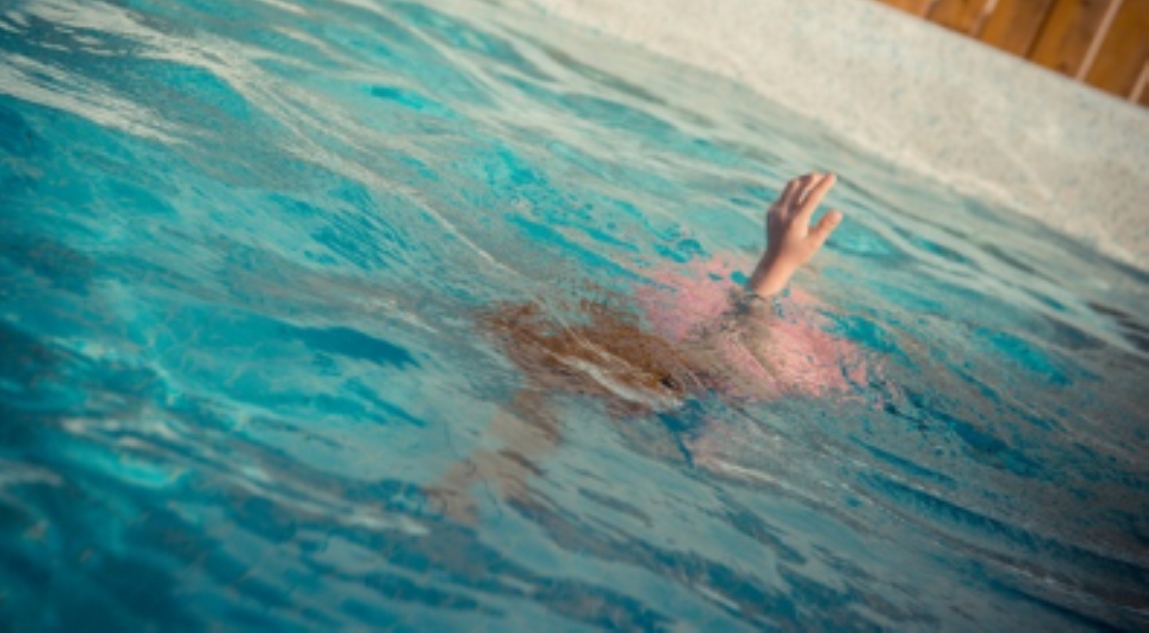 Várzea Grande | Menino de 4 anos morre afogado em piscina de casa