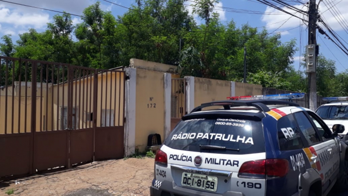 Lucas do Rio Verde | Após roubar moto, mulher membro de facção tira roupa e foge só de toalha