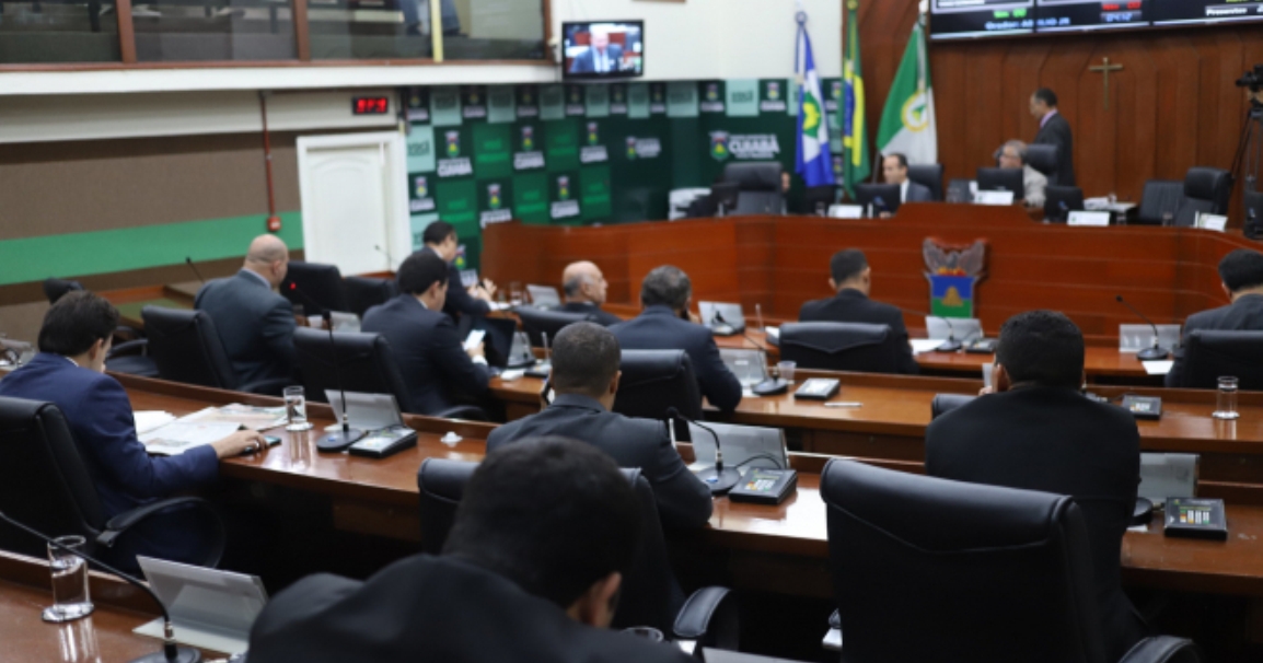 Cuiabá | Vereadores aprovam extinção de 300 cargos e criação de secretarias