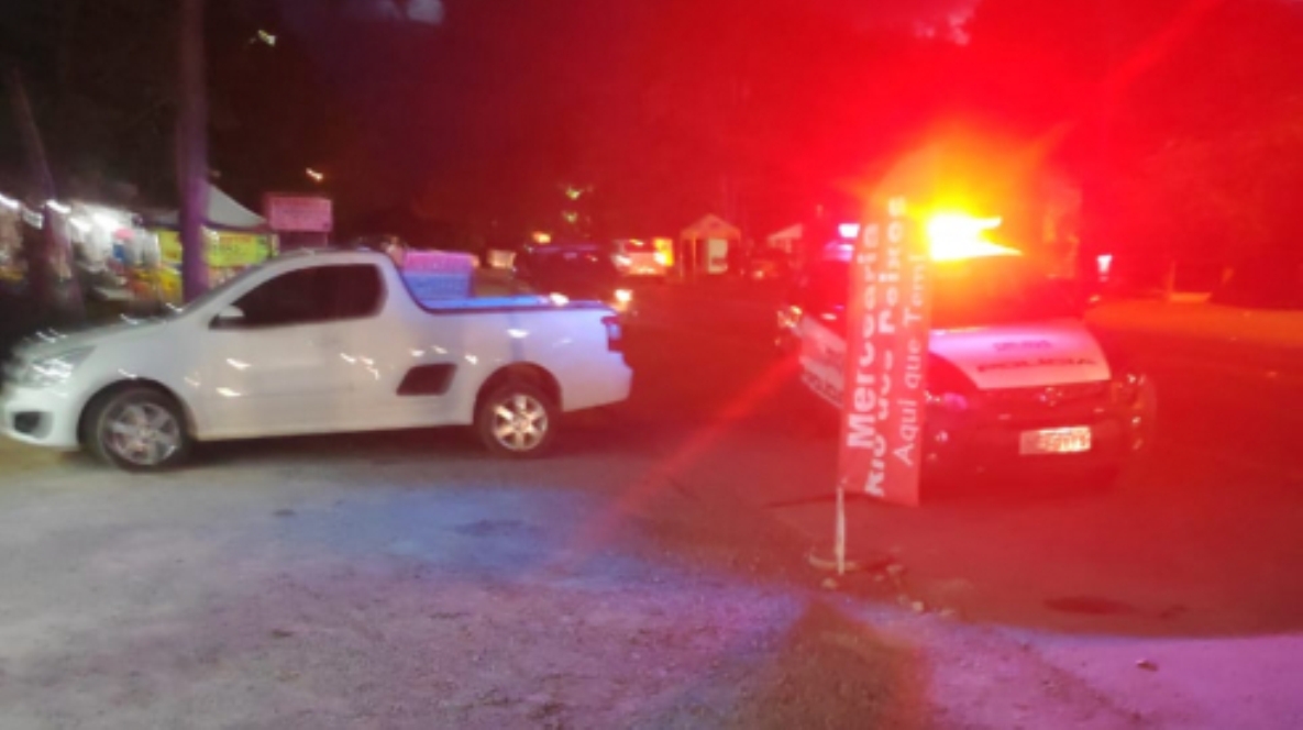 Criança de 2 anos se afoga em piscina e morre