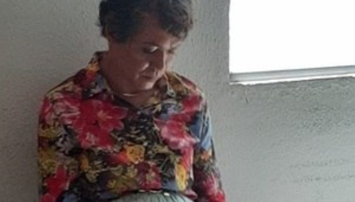 Rondônia | Homem se passa pela mãe e vai maquiado à prova do Detran