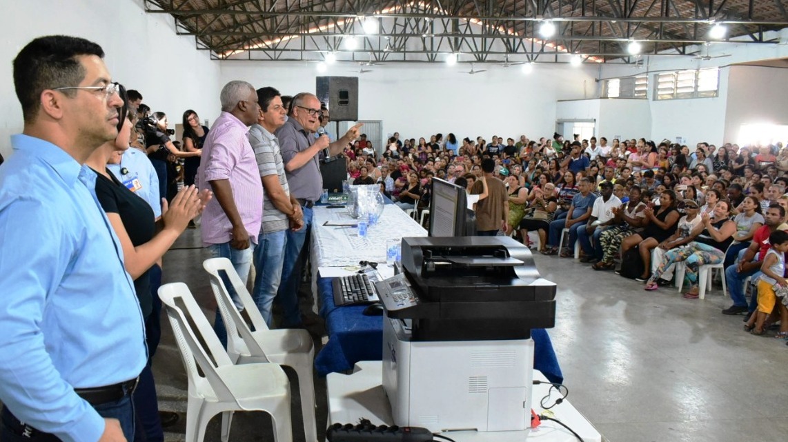 Emoção marca sorteio de casas do Residencial Dona Neuma