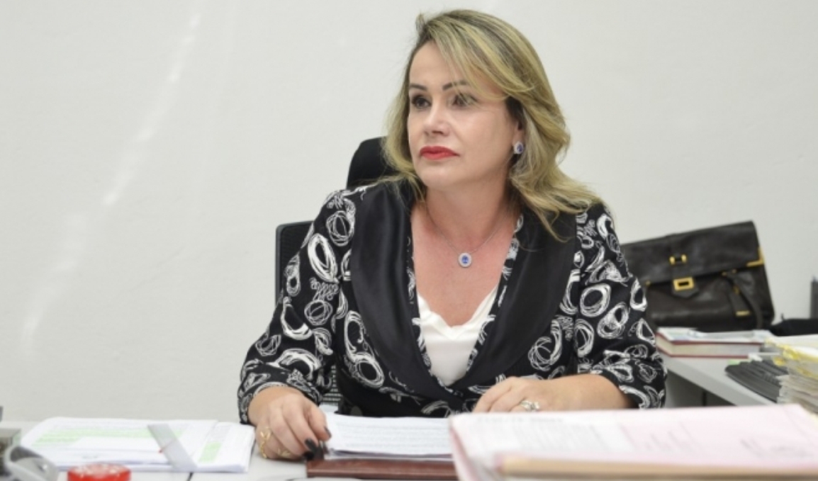 Juíza anula estabilidade e sogra de Riva perde pensão de R$ 18 mil paga pela ALMT