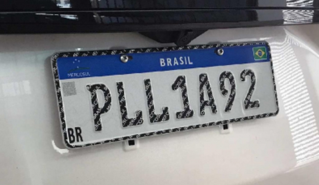 Mato Grosso passa a adotar novo modelo de placas de carros