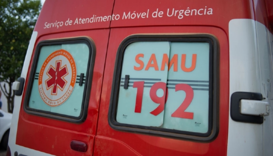 Rondonópolis | Homem tenta matar irmão com golpe de machado na cabeça após briga