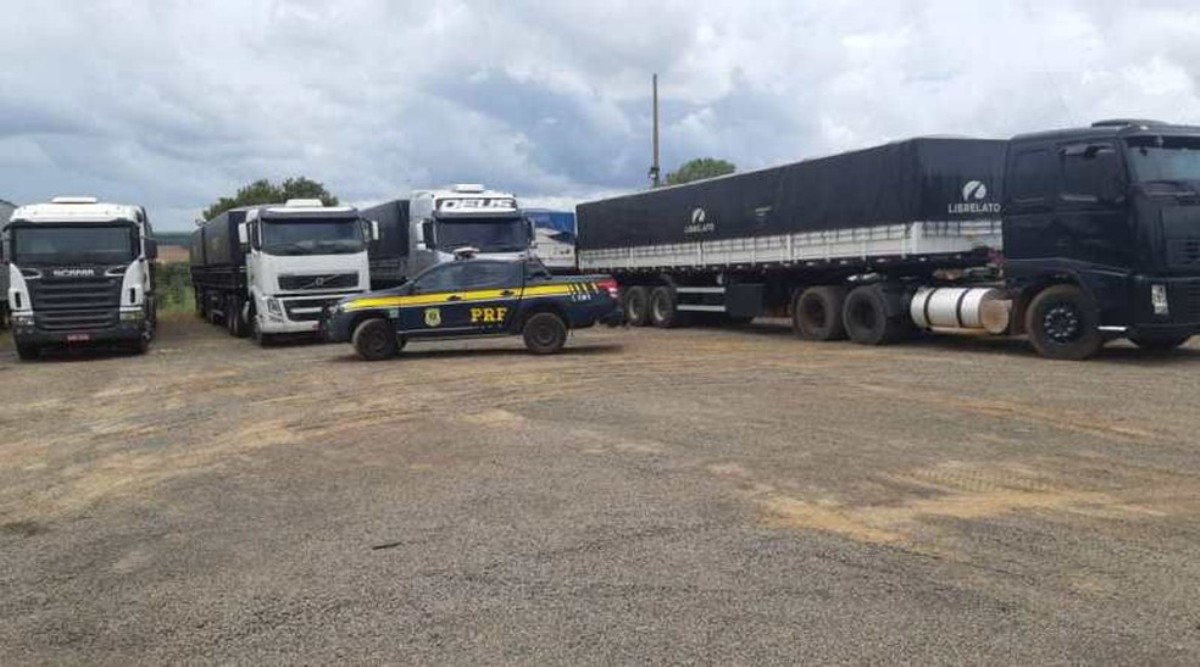 Alto Garças | Comboio de carretas carregadas com milho é detido por falta de nota fiscal