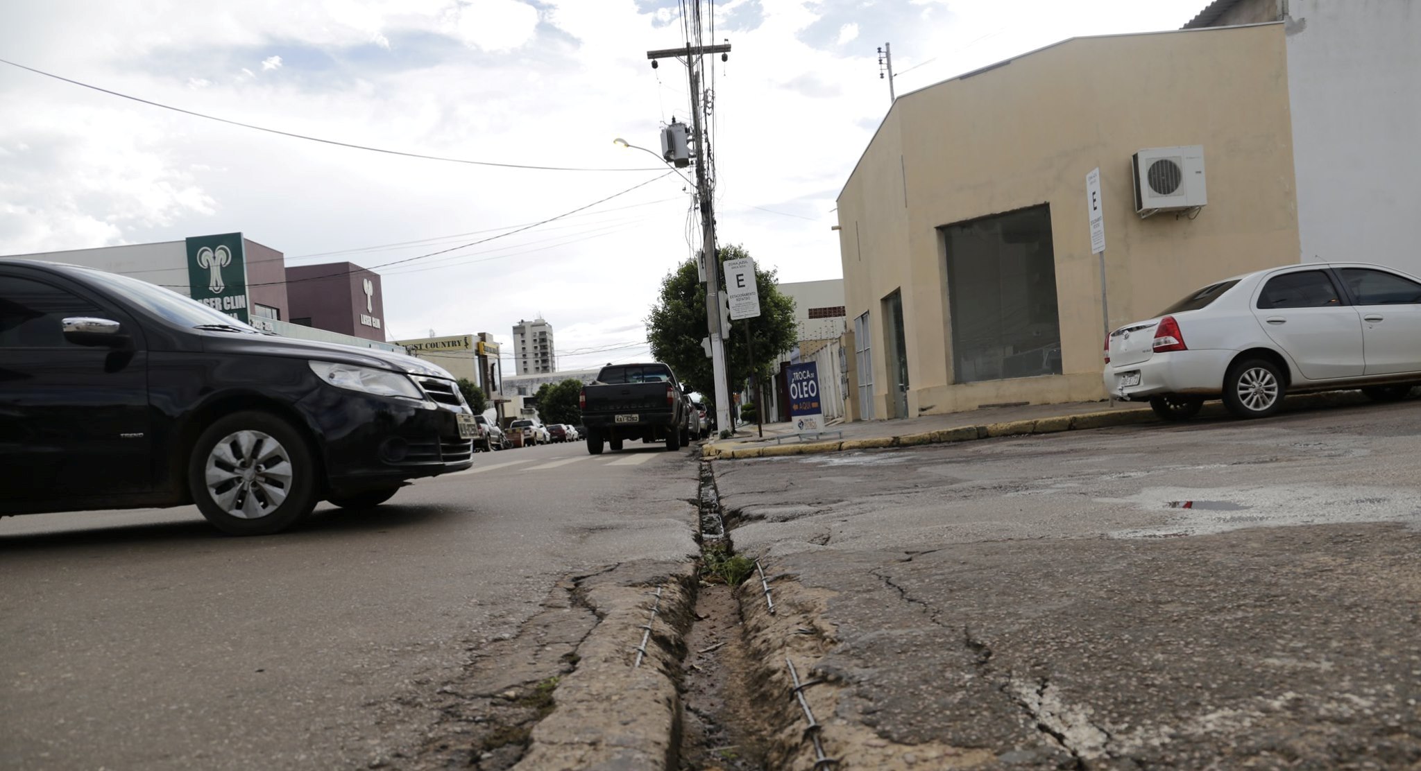 Canaleta da Rua Otavio Pitaluga com Rui Barbosa será reconstruída nesta terça-feira