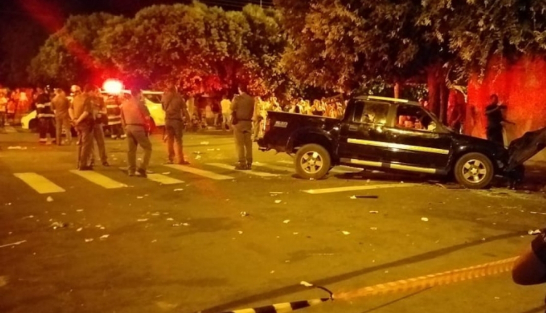 São Paulo | Motorista atropela 17 pessoas em bar; duas morreram
