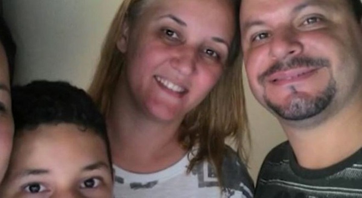 Jovem é presa suspeita de matar família encontrada carbonizada
