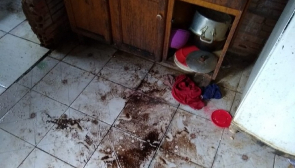 Cuiabá | Irmãos de 2, 4 e 5 anos, sujos de fezes e com fome, são resgatados pela PM