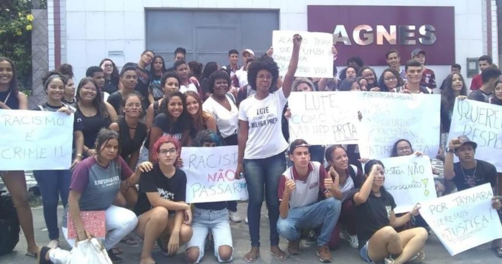 Diretora de escola sugere usar ‘chicote do bom’ contra professora negra