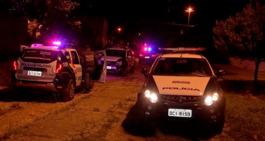 Dois criminosos são presos e um é baleado após tiroteio com policiais militares em Cuiabá