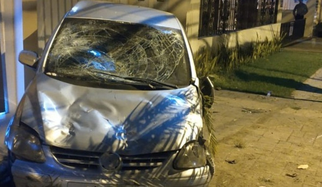Rondonópolis | Homem sequestra ex-namorada e é preso após jogar carro contra poste