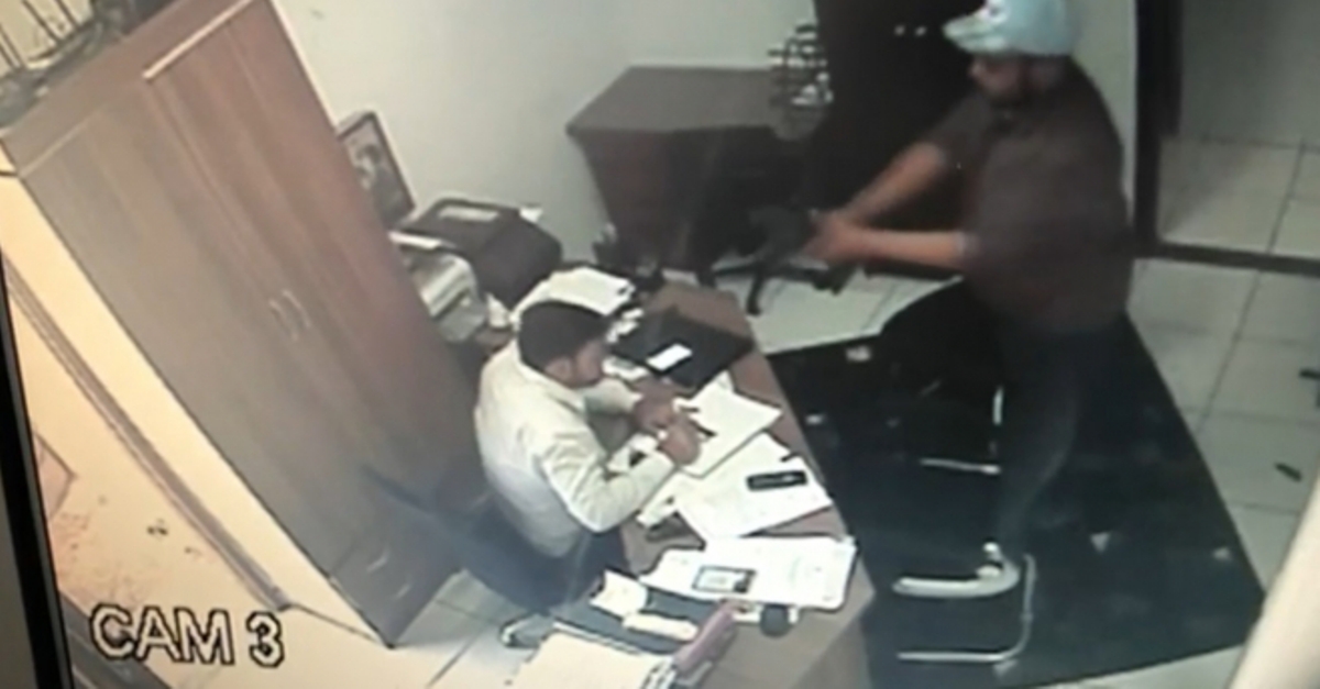 Juara | Câmera flagra bandido matando advogado a tiros